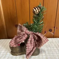 アメリカ　カントリー雑貨　クリスマス 木製ブーツ型花器 松ぼっくり付き