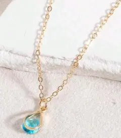 ティアドロップ ネックレス 水色