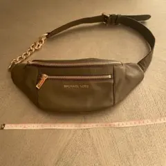 MICHAEL KORS オリーブグリーン ボディバッグ