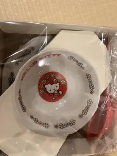 サンリオ　ハローキティー　食器