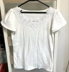 ミッシュマッシュ　半袖　ストーン付き花刺繍　Mサイズ