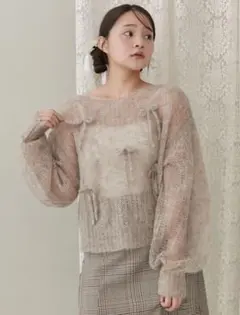 透かし編みニット