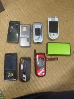 ジャンク品 携帯電話本体セット 多機能折りたたみ式 8台 - メルカリ
