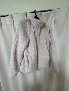 薄ピンクフリースフードジャケット