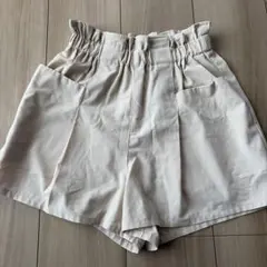 140センチ　ベージュ　キュロット　ショートパンツ
