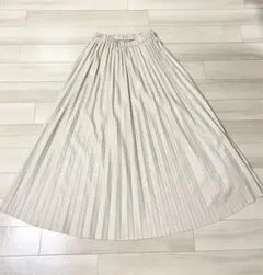 プリーツスカート