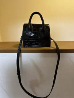 【美品】黒いエナメル クロコダイル風ショルダーバッグ