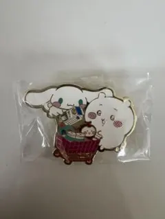 ちいかわ×サンリオ　キャラクターピンズ　ちいかわ、シナモロール