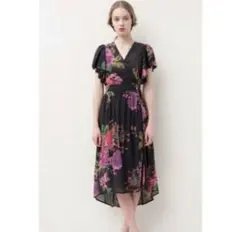 神崎恵さん着用✨Velnica 半袖 カシュクール 花柄 ワンピース - メルカリ