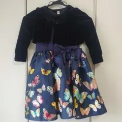 蝶柄ドレスとベルベットジャケット
