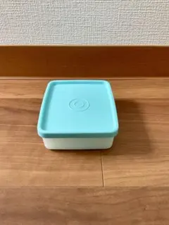 Tupperware タッパーウェア 保存容器 スクエア　ライトグリーンのサムネイル