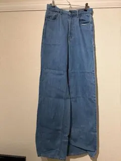 GU ライトブルーワイドパンツ