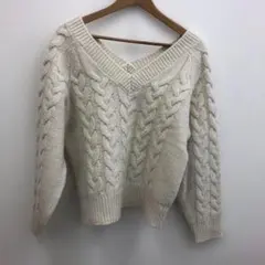 NOLLEY'S アイボリー ケーブルニット Vネックセーター