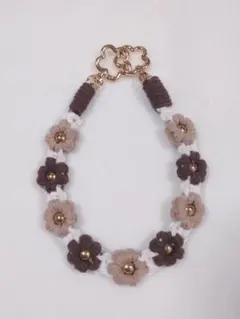 マクラメ糸のお花が可愛い！！ハンドストラップ！