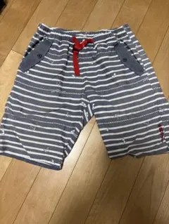 adidasのサムネイル