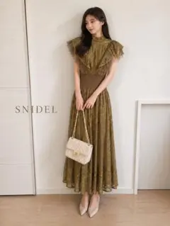 snidelオリーブグリーン マキシドレス レースのサムネイル