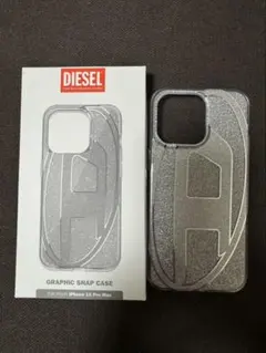 DIESEL iPhone 15 Pro Max グラフィックスナップケース