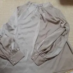 JUNOAH ベージュ 長袖ブラウス