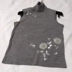 ジュンコシマダ　グレー 花柄ビーズ刺繍 タートルネック ノースリーブ