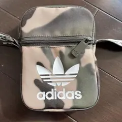 adidas 迷彩柄 スマホショルダーバッグ