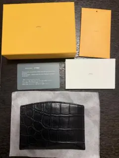 U*E様 ITTI 二つ折り財布 クロコ ブラック - メルカリ