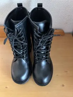 ブラックレースアップブーツ 厚底ソール