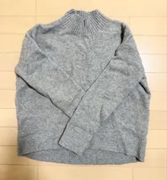 ユニクロ　スフレヤーンモックネックセーター