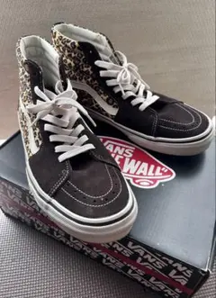 ブラウン スニーカー