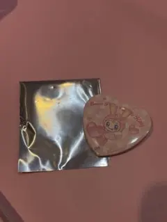 メゾピアノ×ハローキティ缶バッチ