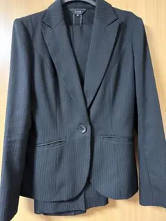 Krone レディーススーツ セットアップ ブラックピンストライプ 13AR