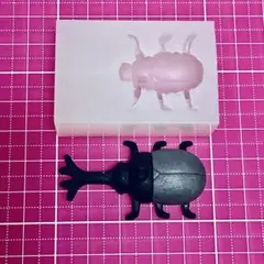 無害シリコンモールド　　カブトムシ型