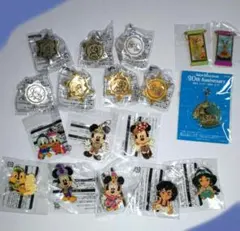 ディズニー　ピンバッジ　ディズニーチャーム　保安官クリップ