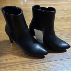 POINTED SIDE GORE BOOTS BLACK