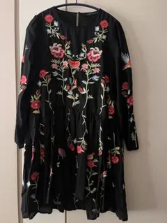 ZARA ザラチュニックワンピースブラック 花柄 鳥柄 刺繍　キャミ付き