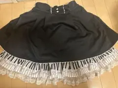 む*ゃ様 アクシーズファム　ピアノ柄　フリル　スカート　130