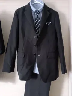 新品同様170センチ男の子スーツ結婚式卒業式のサムネイル