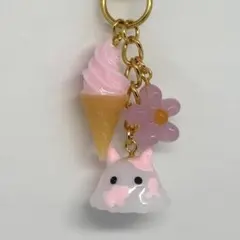 ソフトクリームと牛さんめんだこチャーム
