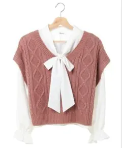 ケーブルニットベスト＆ボウタブラウス allamanda(アラマンダ)