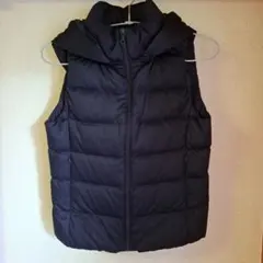 UNIQLO フード付きストレッチダウンベスト M ネイビー