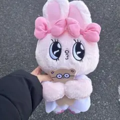 エスターバニーのぬいぐるみ