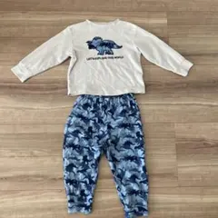 【GU】KIDSフリースラウンジセット 長袖＆ロングパンツ　ダイナソー　110のサムネイル