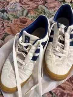 adidas ホワイト ネイビー スニーカー