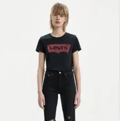 リーバイス　黒　Tシャツのサムネイル