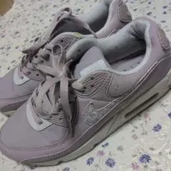 Item thumbnail for item a3f7a7c4-156e-474f-8603-e7fb840a3741