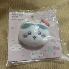 海外限定　MINISO ちいかわ　サンリオコラボ　お顔ぬいぐるみバッチ　ハチワレ