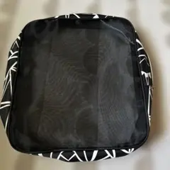 トラベルポーチ 白黒幾何学模様