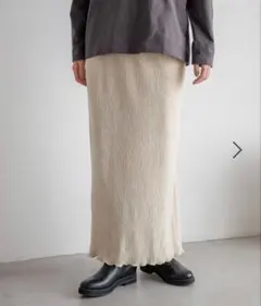 【値下げ不可】ローリーズファーム　シャイニーベロアタイトスカート　アイボリー