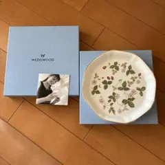 WEDGWOOD ワイルド ストロベリー オクタゴナルディッシュ Sのサムネイル