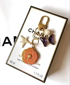 CHANEL _2025.ホリデー限定_フラワーチャーム _キーホルダー〈新品〉