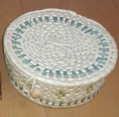 バスケット　かご　小物入れ